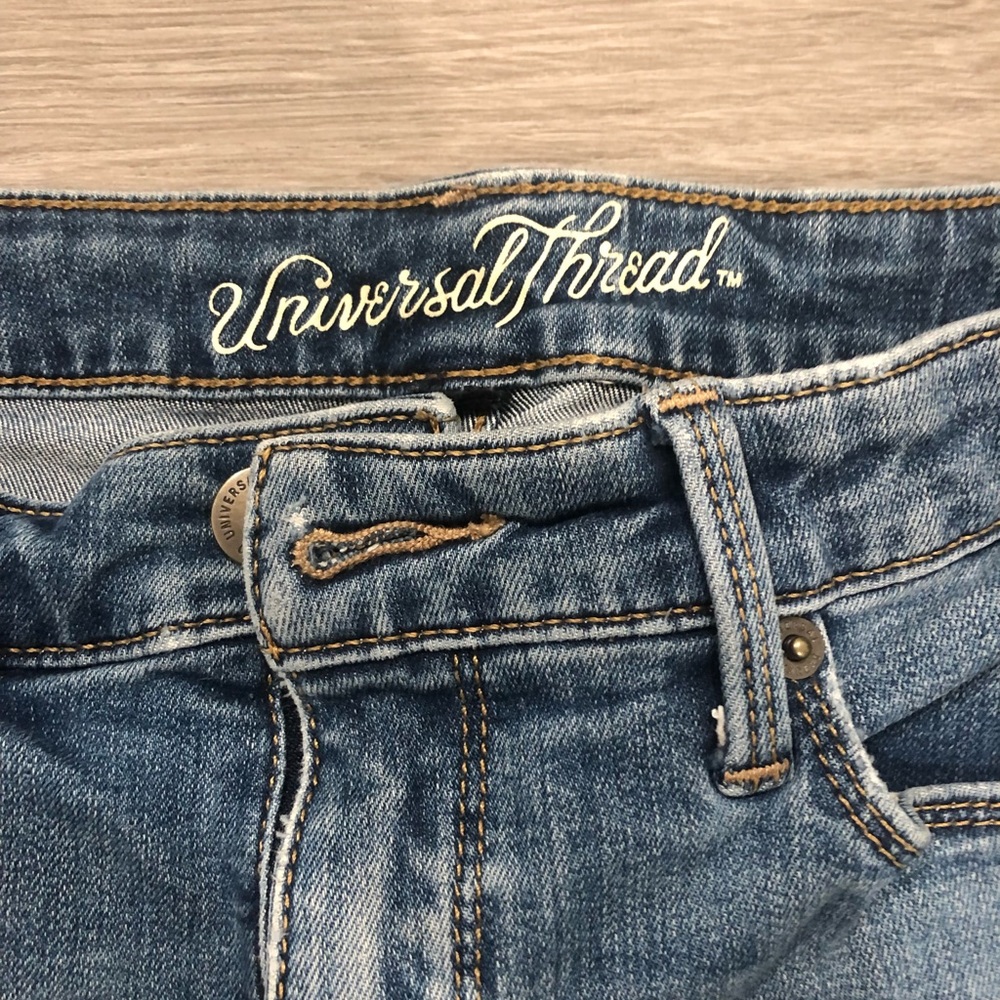 Jean Universal Thread - Picture 2 of 3